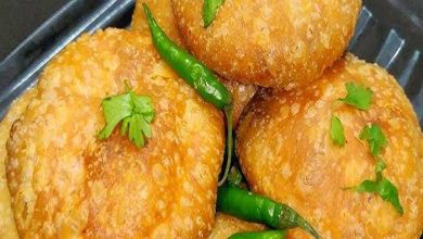 Palak Pyaaj Ki Kachori Recipe