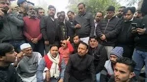 PCS Officer Suspension: निलंबित PCS अधिकारी का आरोप, एडीएम परिसर को बताया ‘मिनी जेल’