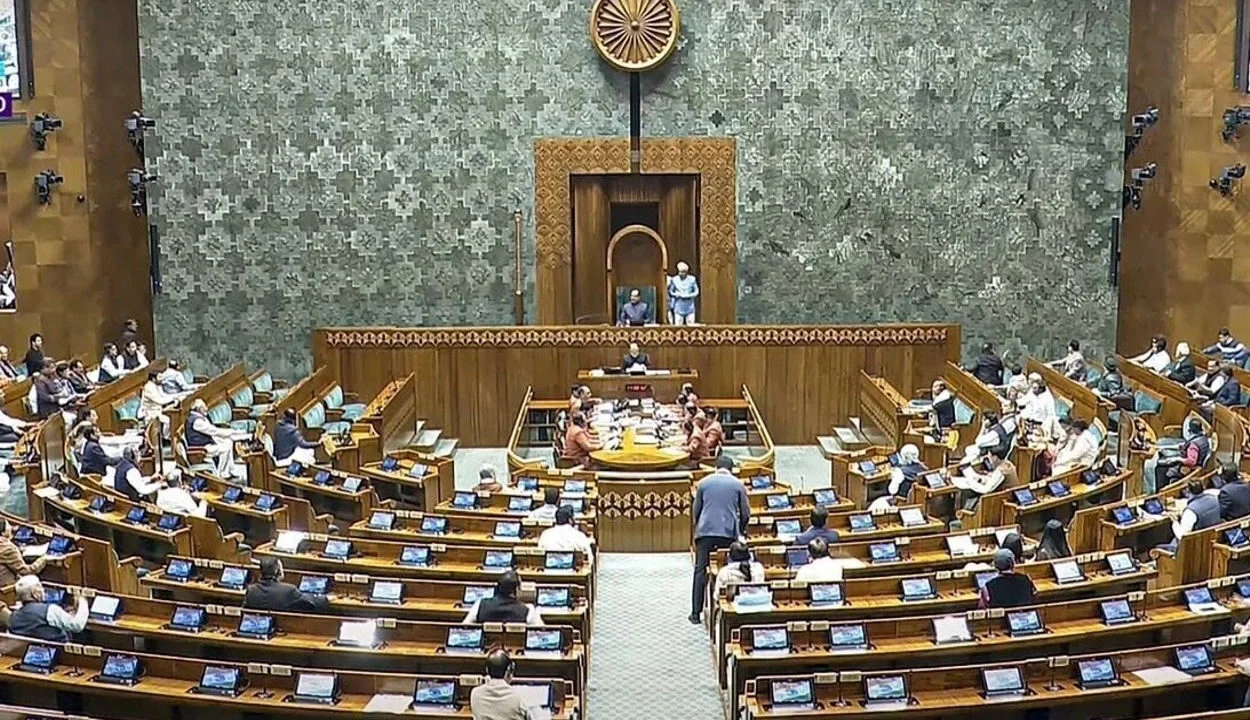 Supreme Court of India: तेजाब हमलावरों के लिए कठोर कानून और संपत्ति जब्ती का सुझाव