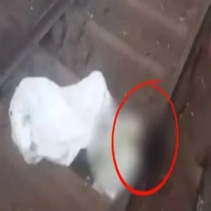 csmt mumbai track youth incident