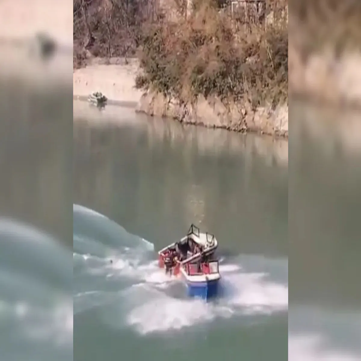 Boatcollision Boatcollision Dhari Devi Mndir Pas