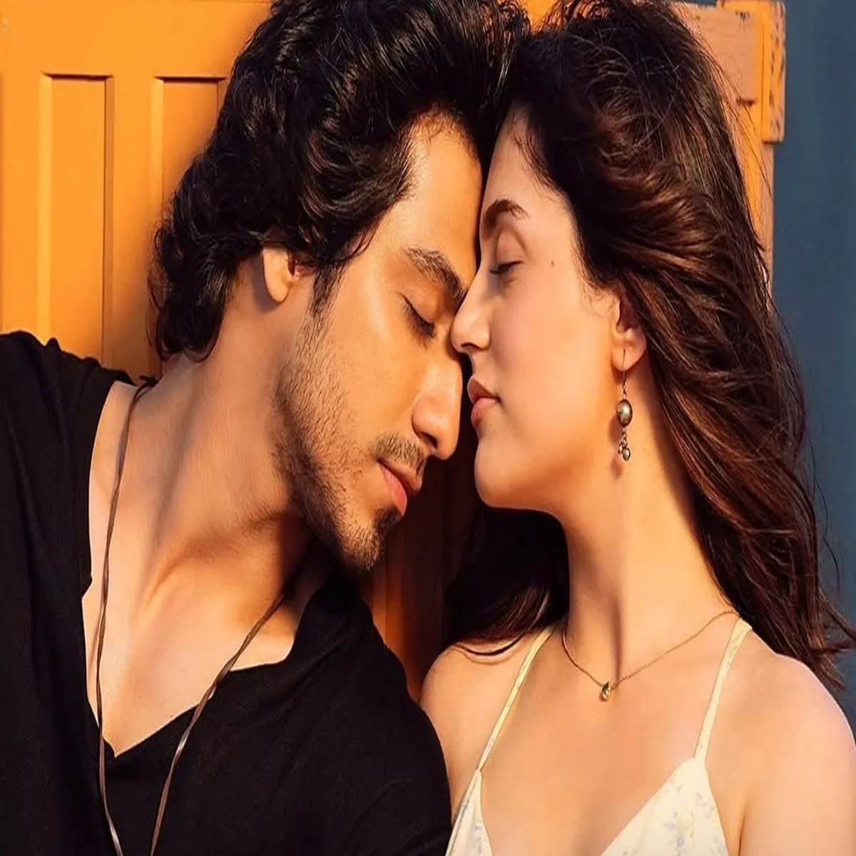 Saiyaara Saiyaara Vailentain Vik Phle Chuninda