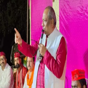 akhilesh yadav reaction sanjay nishad viral video