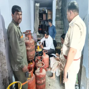 dehradun lpg crisis cylinder seizure