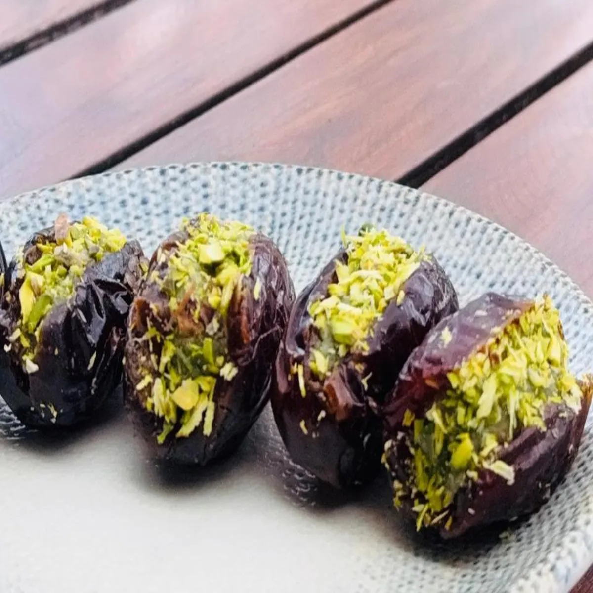 Healthydessert Healthydessert Eed Bnaen Khjur Pista