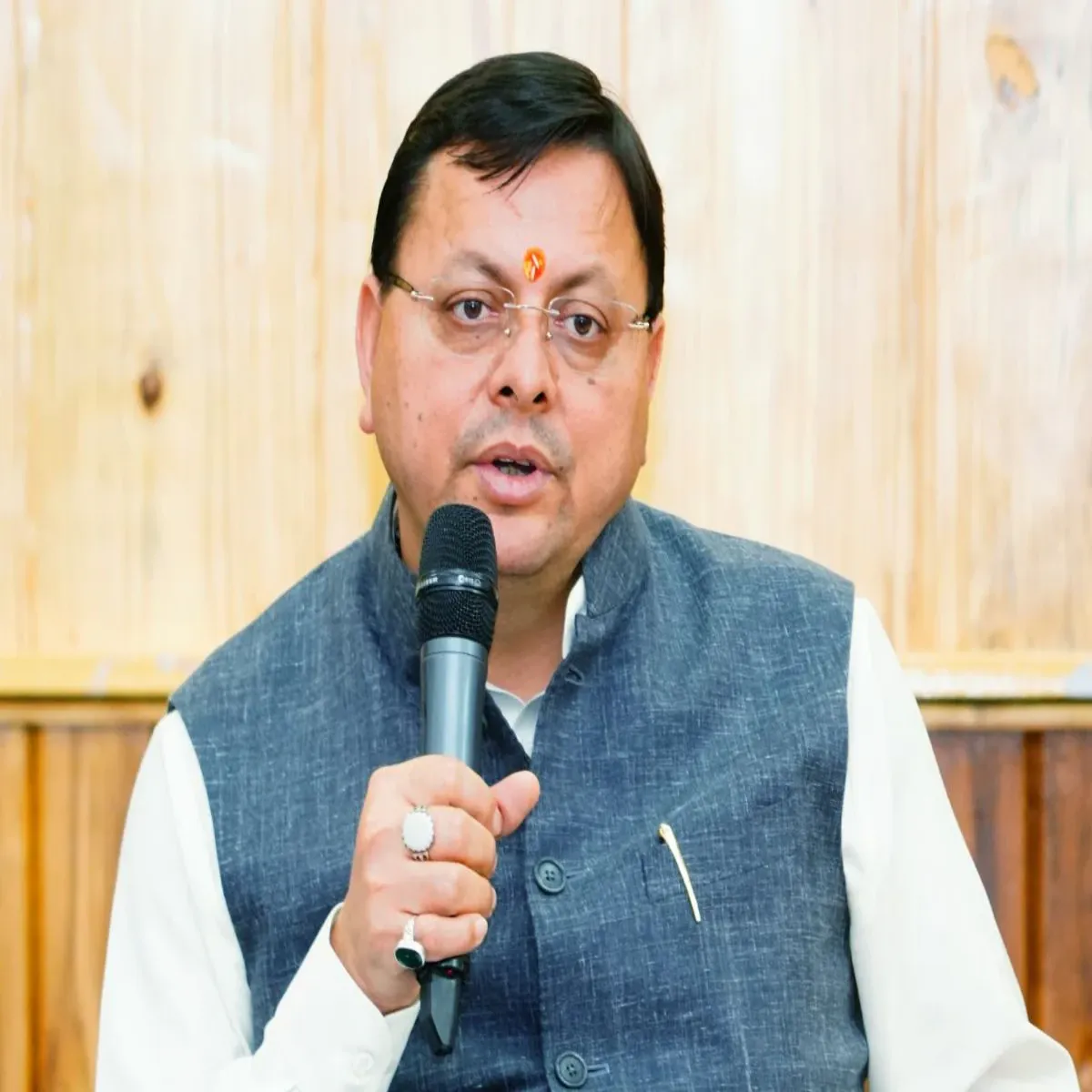 Uttarakhandpolitics Uttarakhandpolitics Vidhansbha Men Mukhymntri Dhami