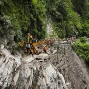 uttarakhand yamunotri avalanche road damage