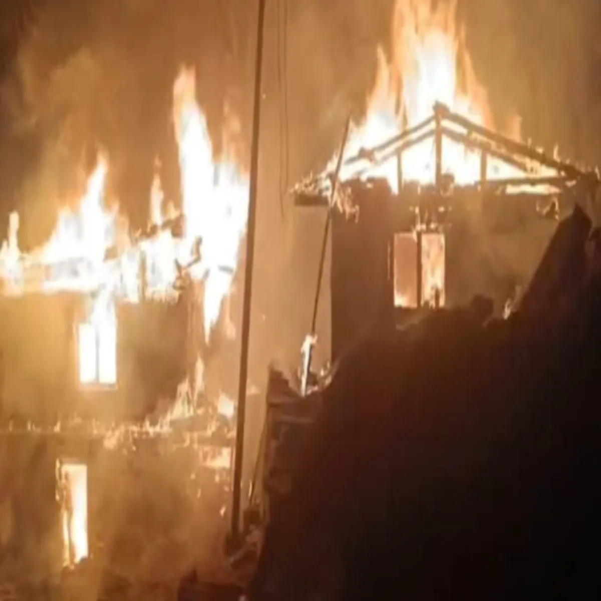 Fireincident Fireincident Uttrkashi Ganv Men Bhish