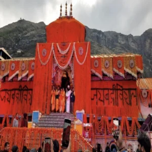 badrinath temple doors open char dham yatra