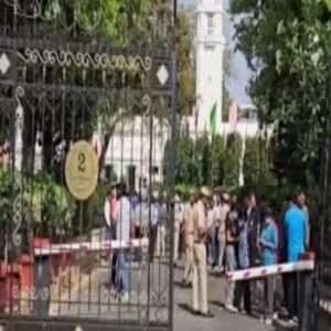 delhi assembly security breach investigation