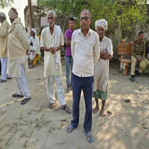 mau road accident family death