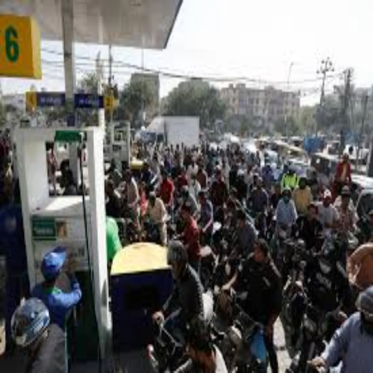 Petrolprice Petrolprice Pakistan Men Bhari Virodh
