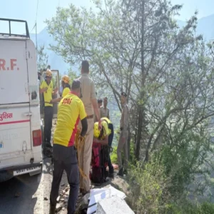 tehri road accident pickup fell into gorge 8 dead