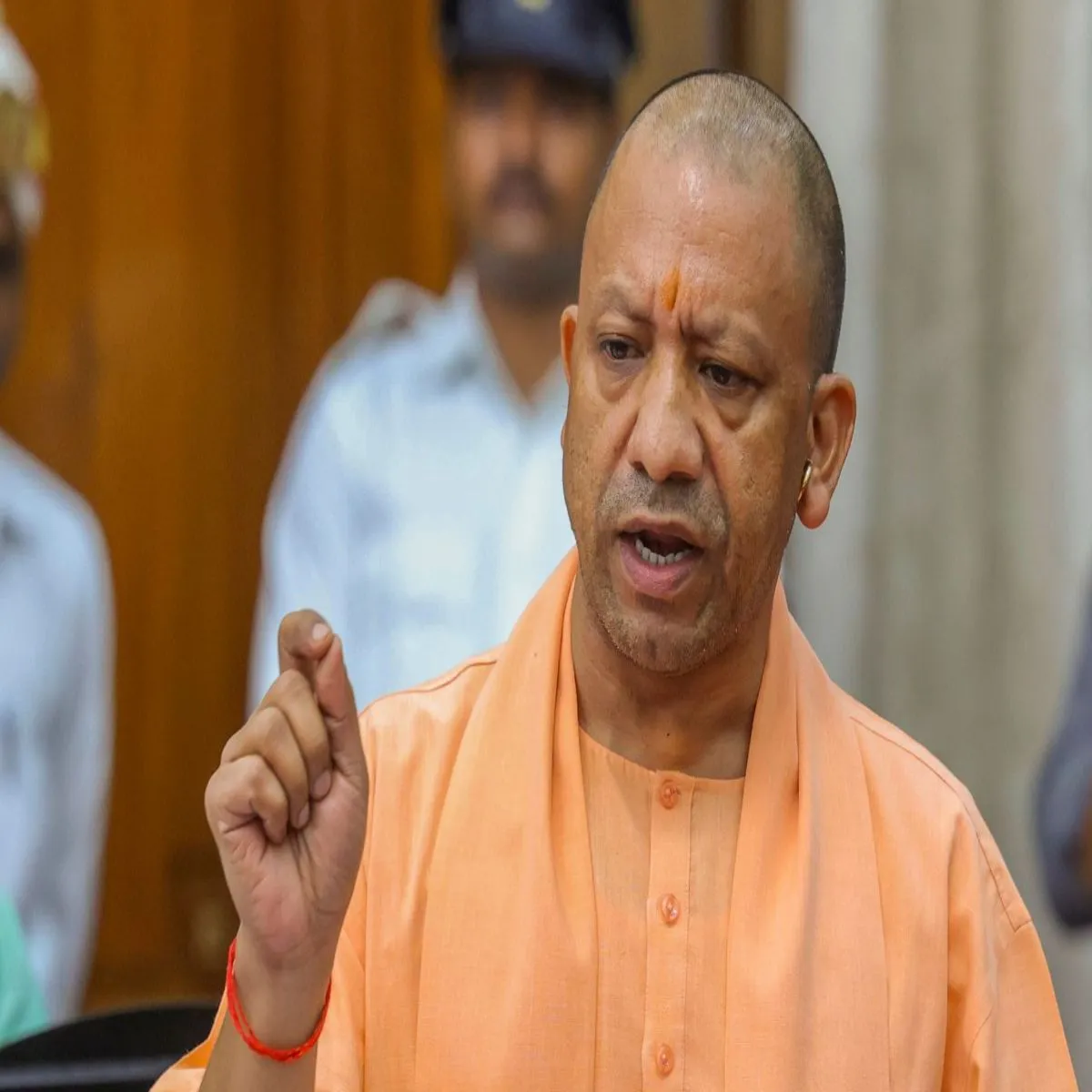 Upboard Upboard Mdhy Purv Tnav Prbhavit