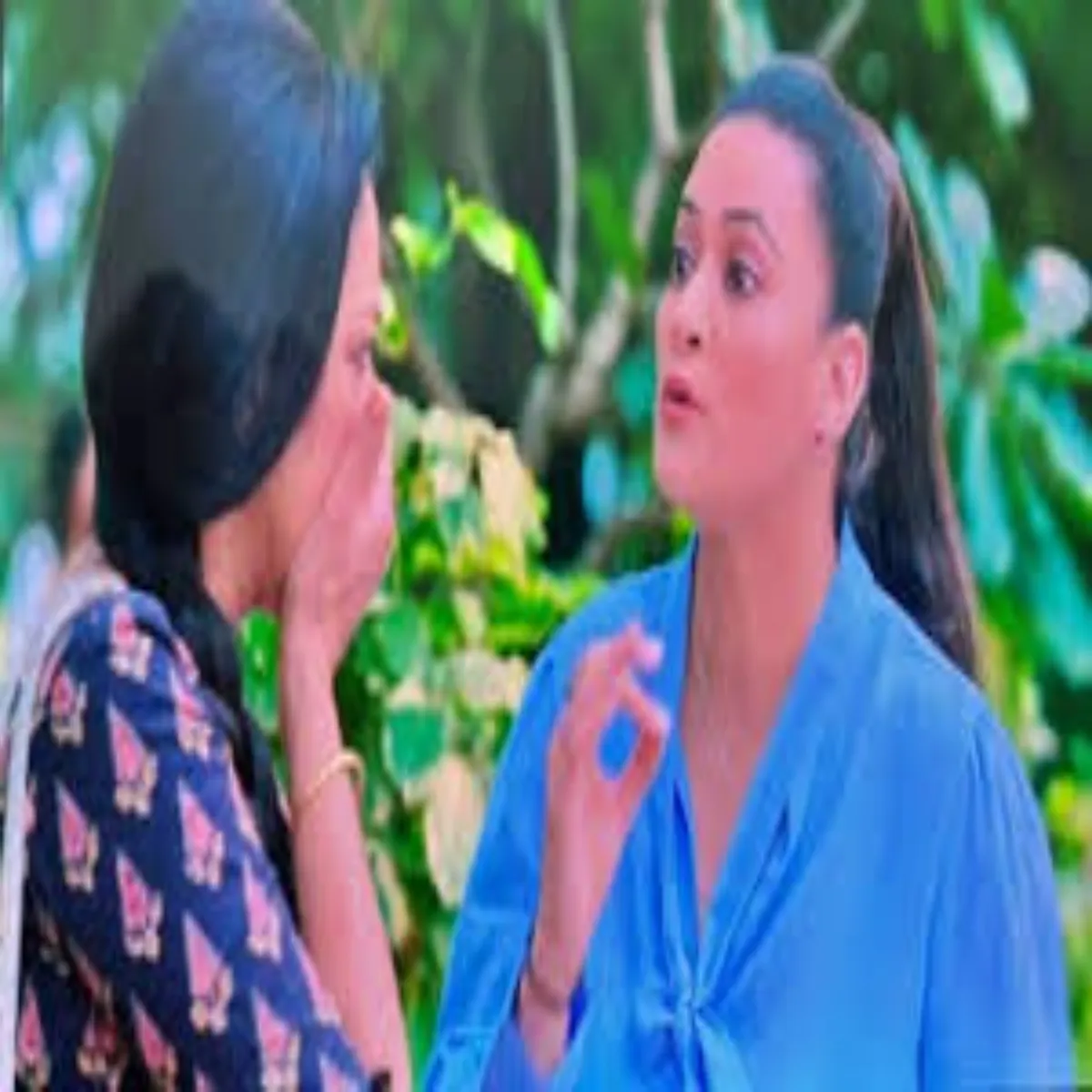 Anupamaa Anupamaa Phud Karnivl Mukable Men