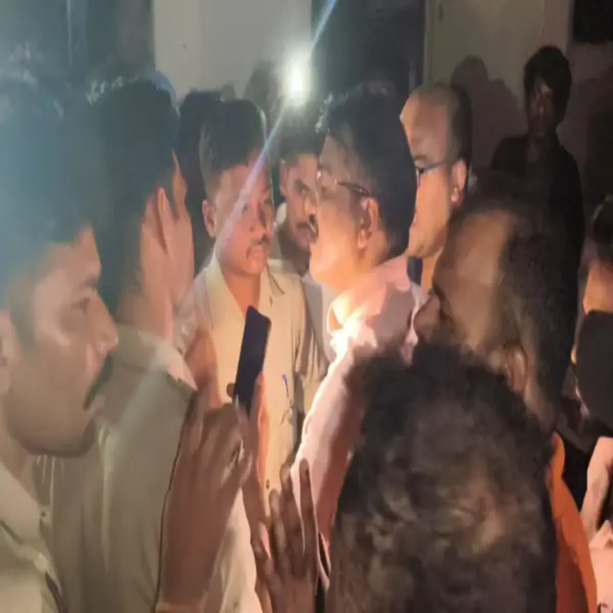 Electricity Electricity Lkhnoo Men Bdhti Grmi