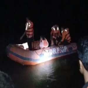 hamirpur yamuna boat accident six missing