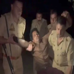 kishanganj police encounter criminal injured