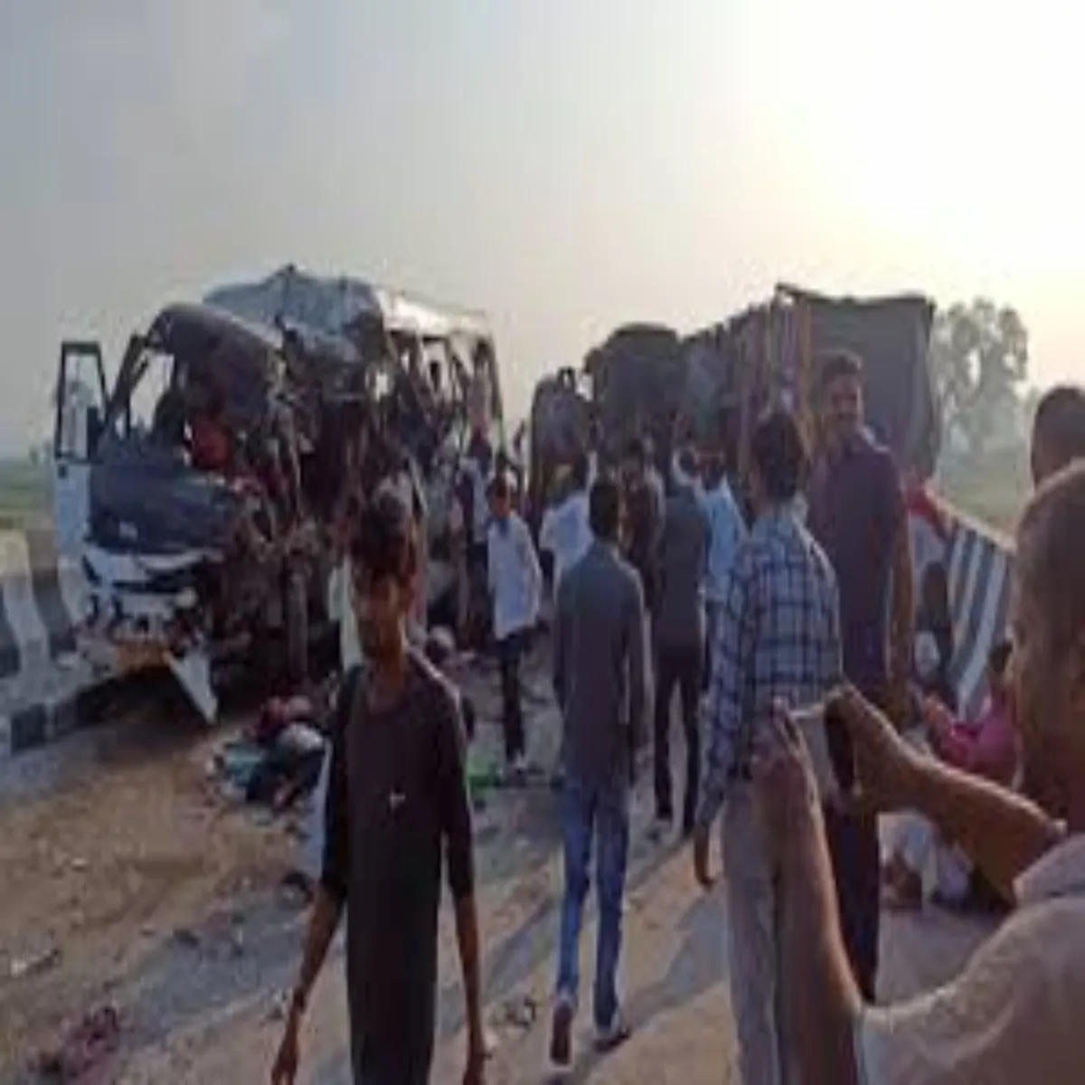 Accident Accident Lkhimpur Khiri Men Trk