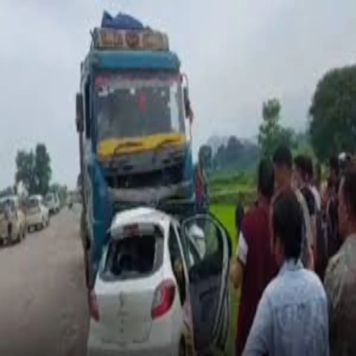 Roadaccident Roadaccident Chhpra Men Drdnak Hadse