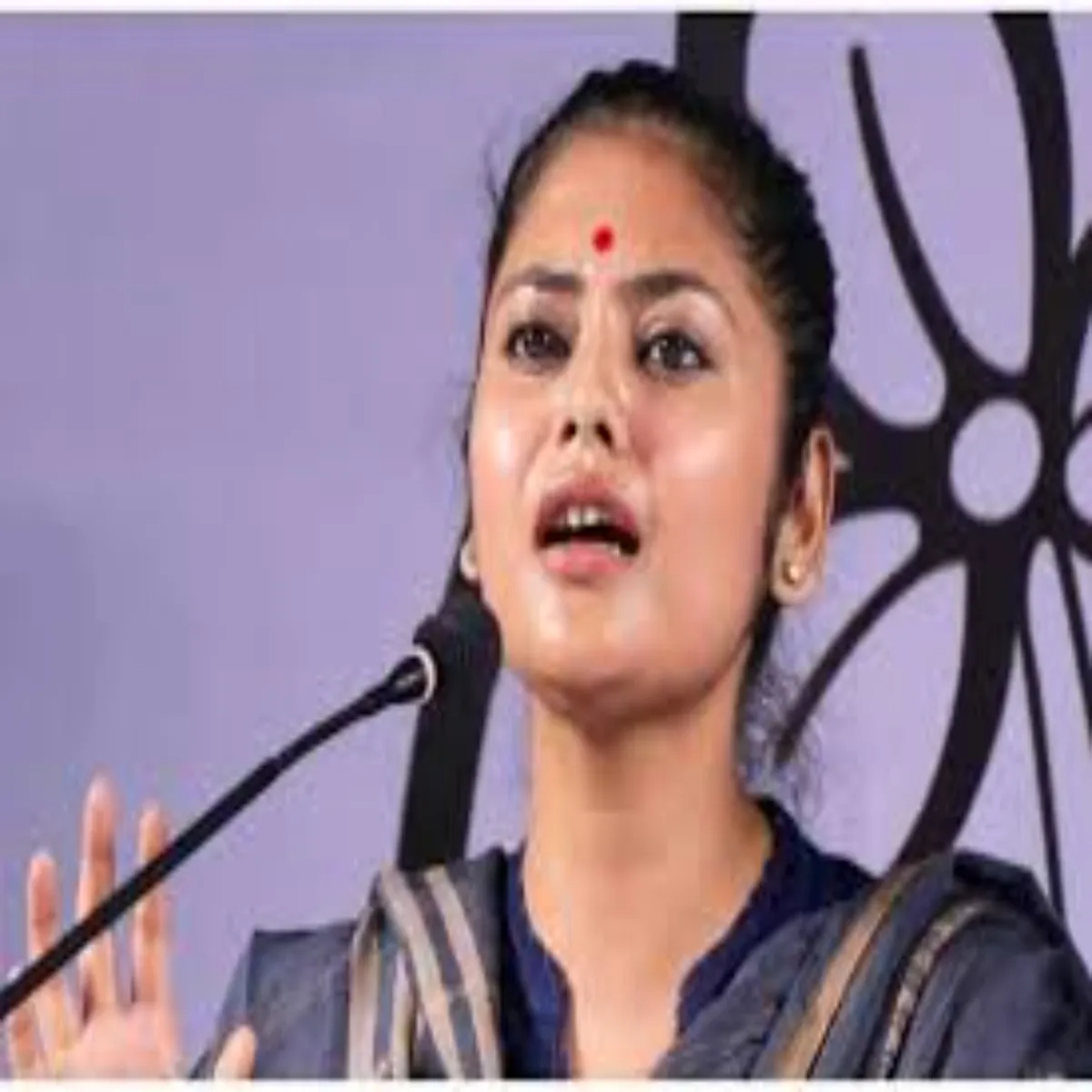 Controversy Controversy Sayoni Ghosh Vivadit Byan