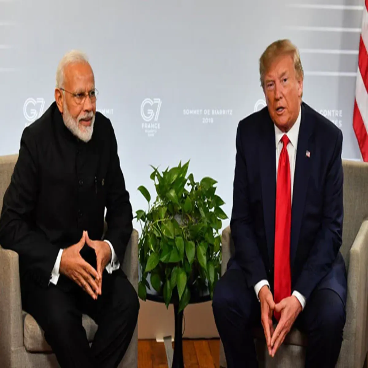 Summit Summit Phrans Men Dikhi Modi