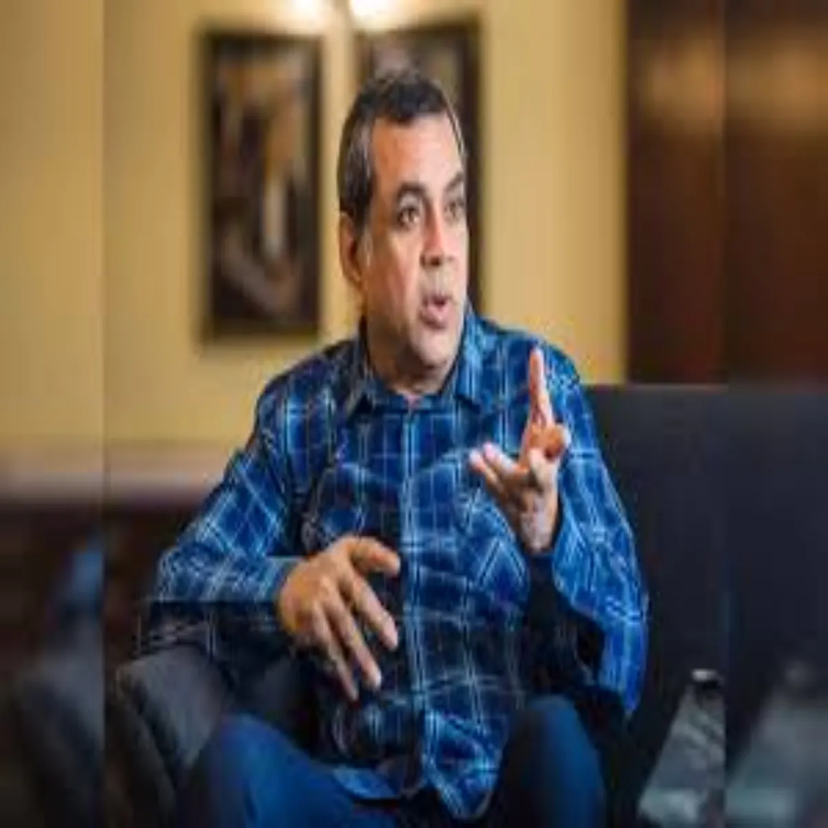 Pareshrawal Pareshrawal Man Nidhn Din Bhi