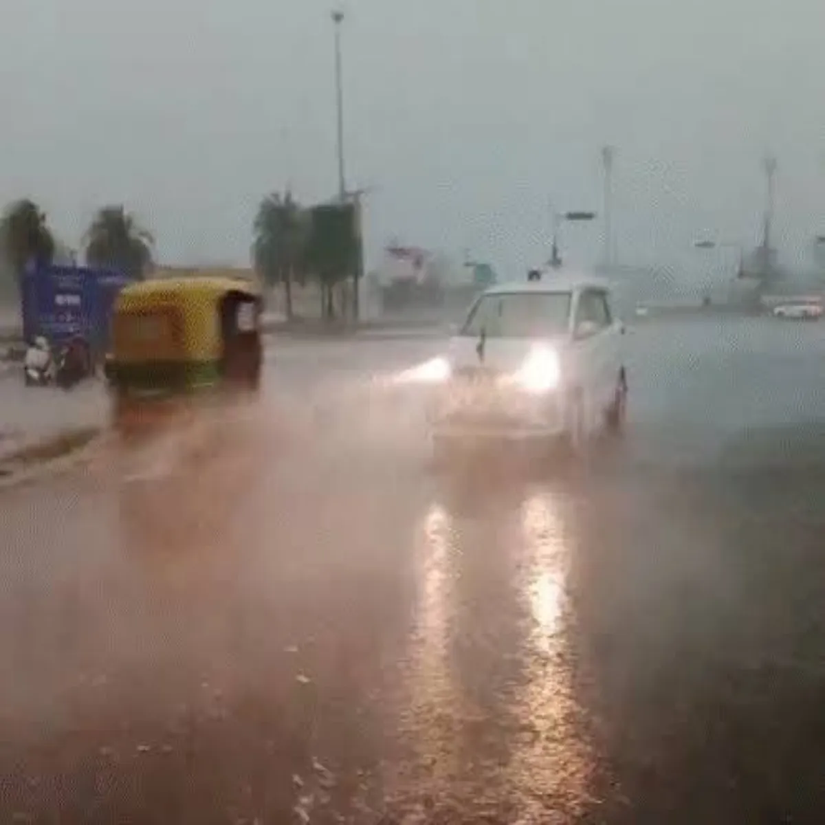 Monsoon Monsoon Agle Dinon Men Yupi