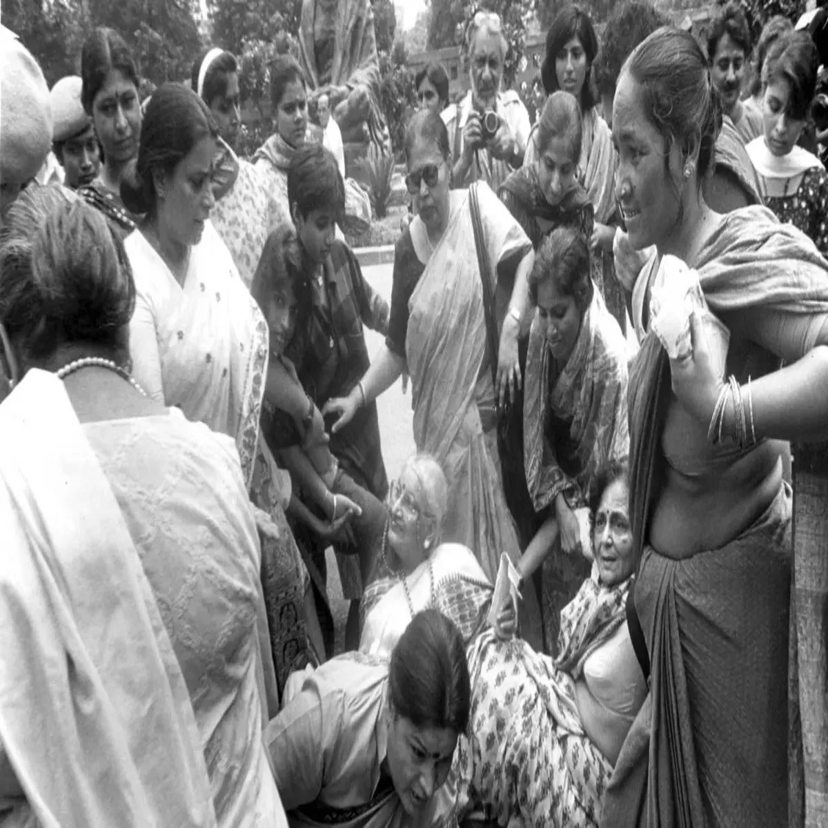 Womenempowerment Womenempowerment Mhila Aarksh Yuva Nitiyon