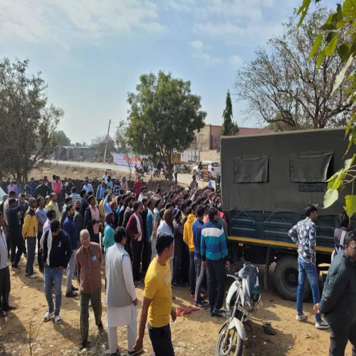 Bsf Bsf Kathgodam Steshn Achet Mile
