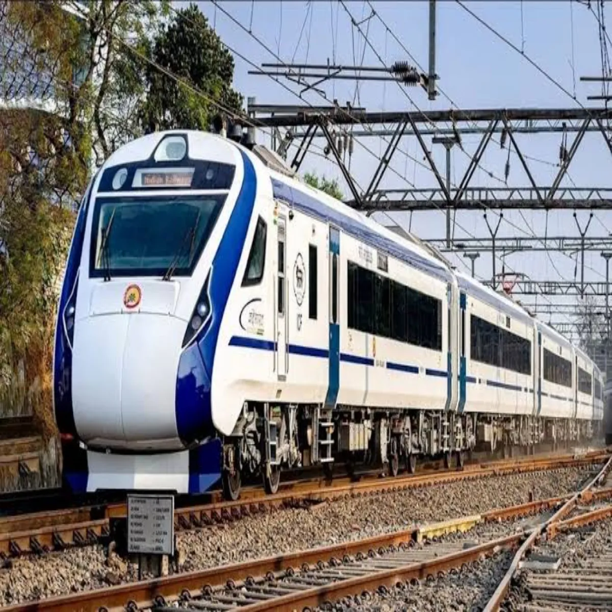 Vandebharat Vandebharat Jharkhnd Nee Slipr Trenon