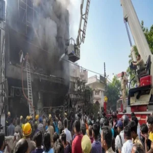lucknow fire building demolition