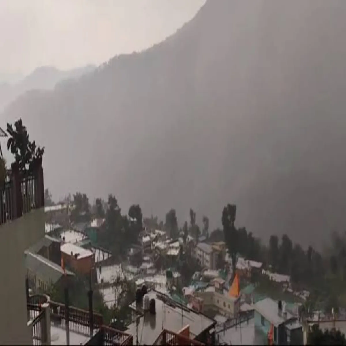 Monsoon Monsoon Uttrakhnd Men Mansun Jordar