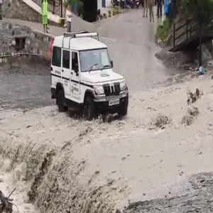 dehradun heavy rain school closed