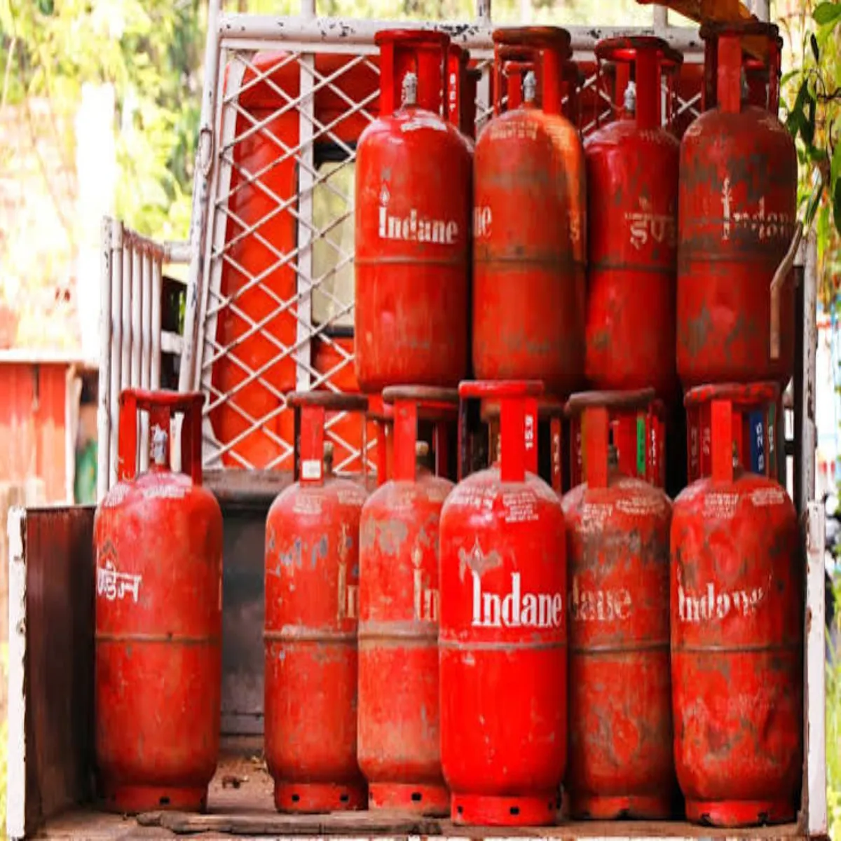 Lpg Lpg Deshbhr Men Gais Silendr